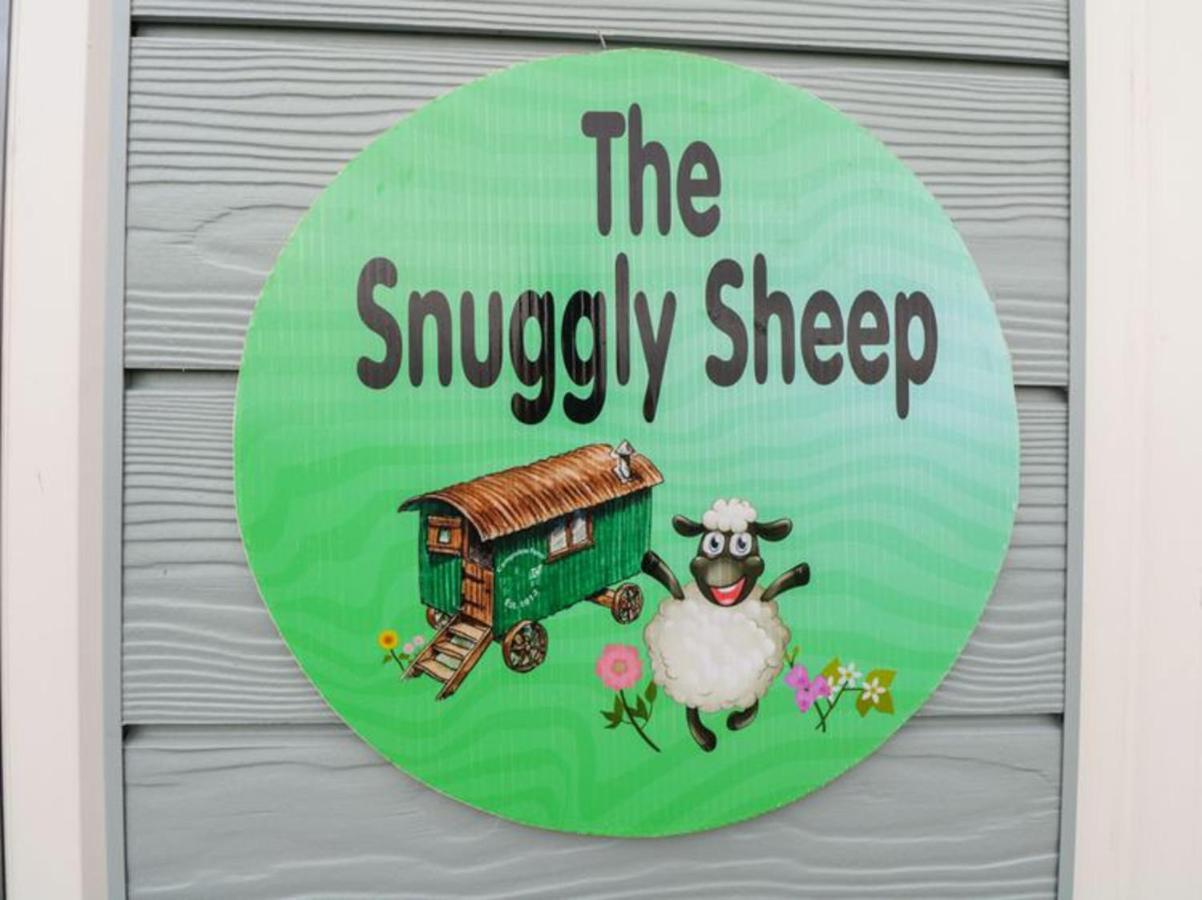 The Snuggly Sheep Shepherd Hut Farm Stay Ballyshannon Ngoại thất bức ảnh